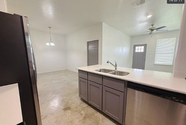 Building Photo - 215 Riptide Rd