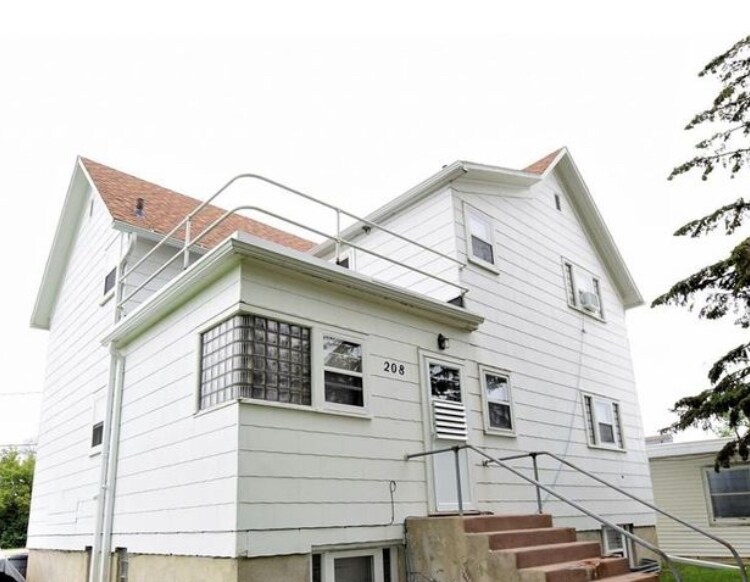208 2nd St S Unit 8, Hallock, MN 56728 Room for Rent in Hallock, MN