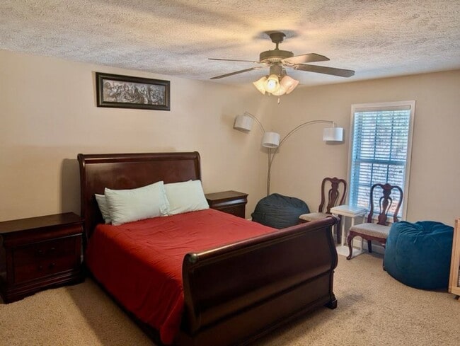 Foto del edificio - 5236 Spreading Branch Rd