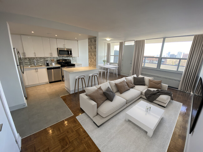 Building Photo - 225 Davisville Avenue