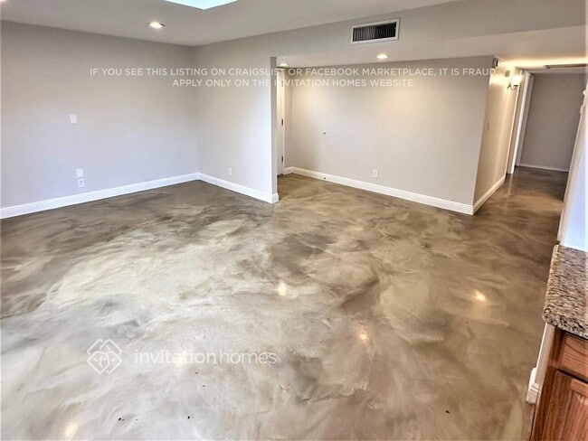 Building Photo - 3143 W Sahuaro Dr