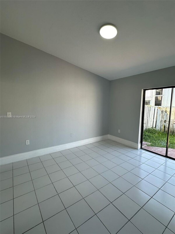 Foto del edificio - 1814 San Remo Cir