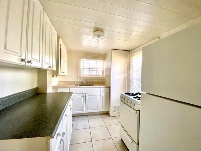 Foto del edificio - 2105 Ponce De Leon Ave