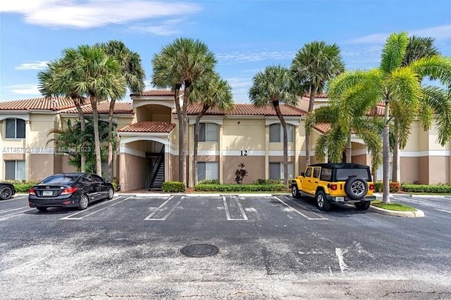 Building Photo - 815 W Boynton Beach Blvd