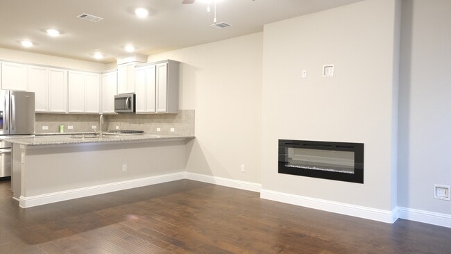 Photo - 332 Blackthorne Dr Townhome