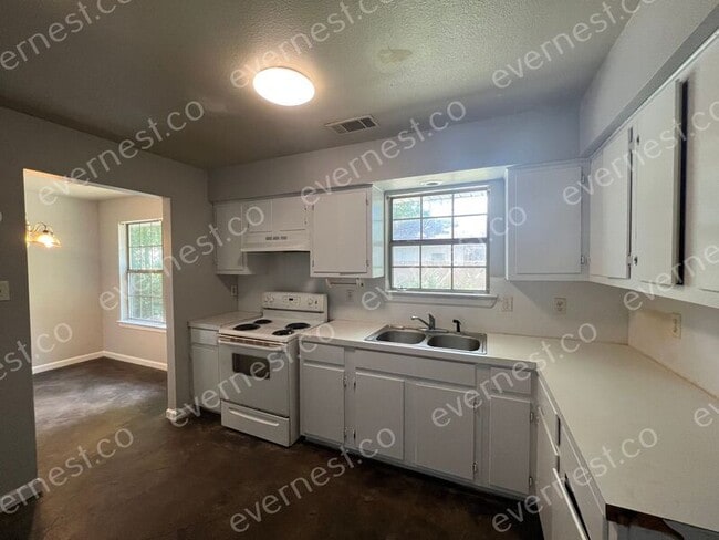 Foto del edificio - 816 W 35th St