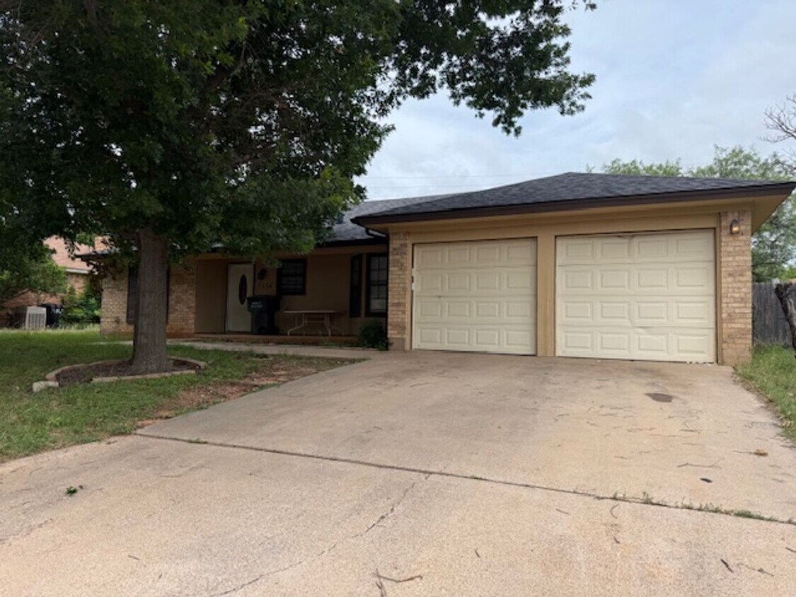 Foto del edificio - 7534 John Carroll Dr