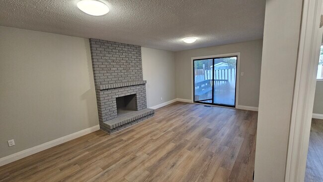 Photo du bâtiment - 67 Simmons Blvd
