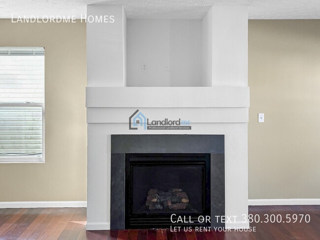 Building Photo - 8111 Royal Elm Dr