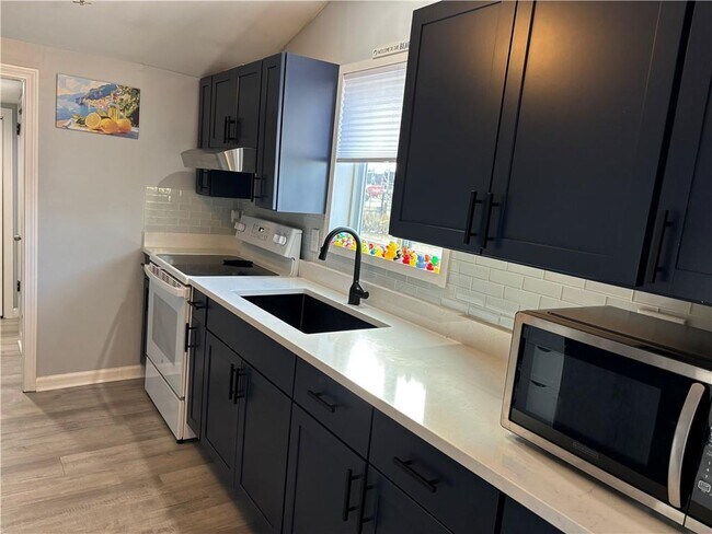 Foto del edificio - 271 Great Island Rd