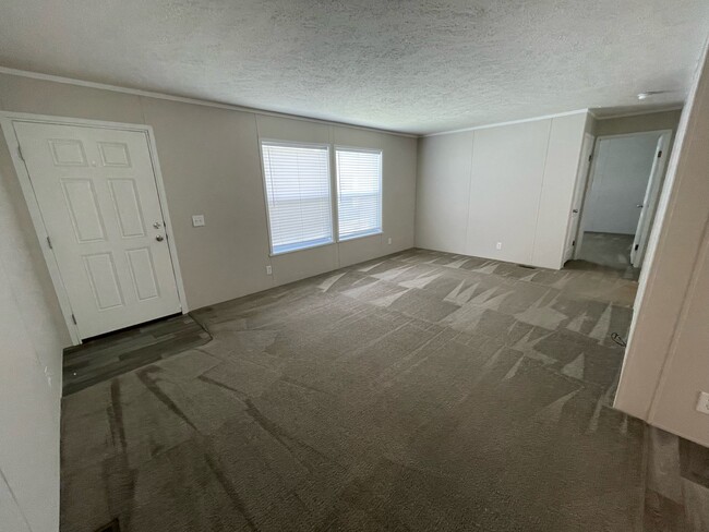 Building Photo - 233 Maple