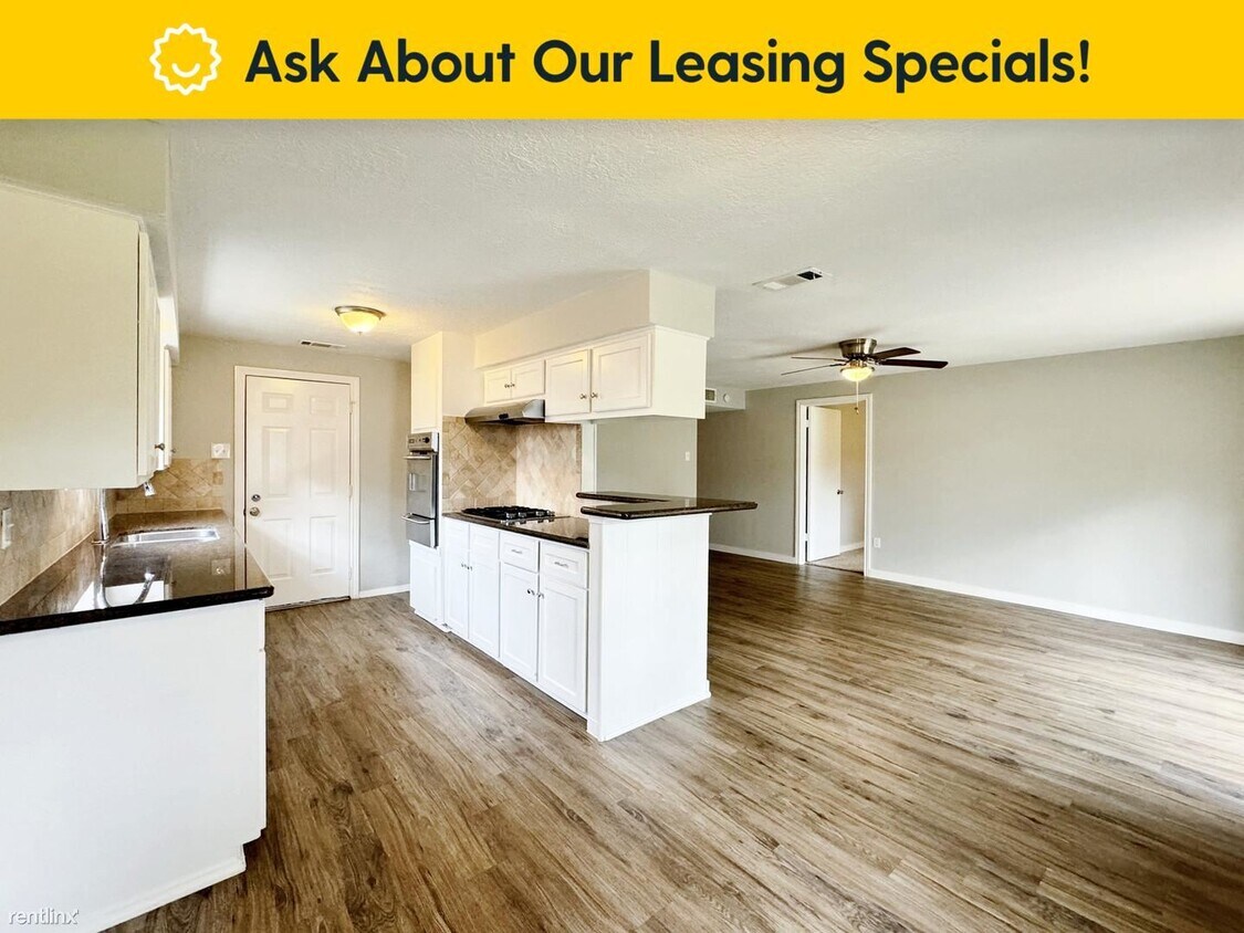 Primary Photo - 3 br, 2 bath House - 5731 W Airport Blvd