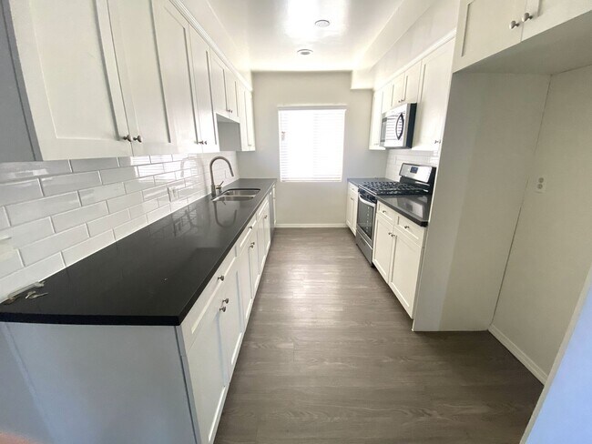 Foto del edificio - 4821 W 117th St