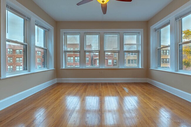 Foto del edificio - 6819 S Ridgeland Ave