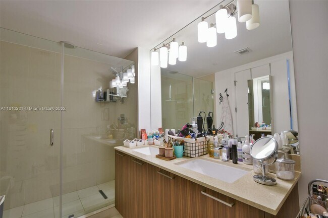 Foto del edificio - 5252 NW 85th Ave