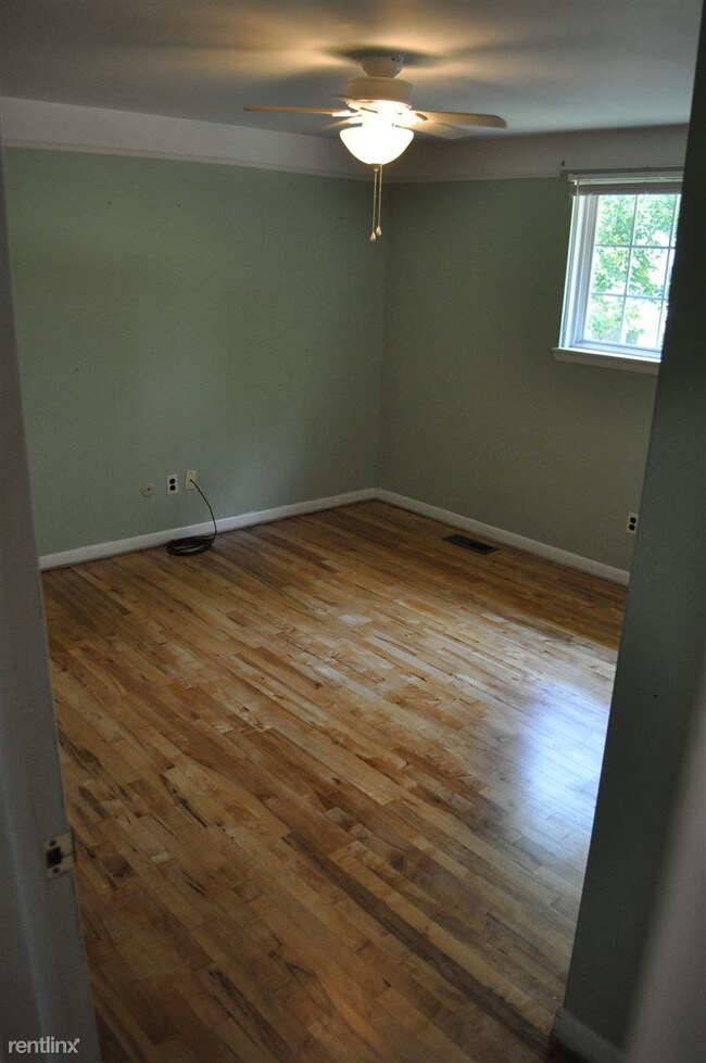 Foto del edificio - 4 br, 1.5 bath House - 22926 Glenmoor Heights