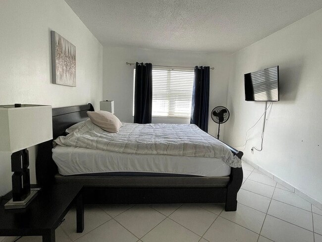 Foto del edificio - 1461 S Ocean Blvd
