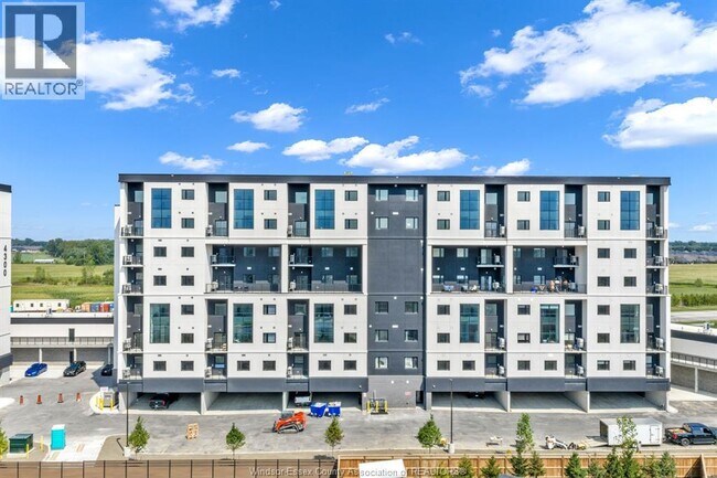 Photo du bâtiment - 4300 Laurier Pkwy