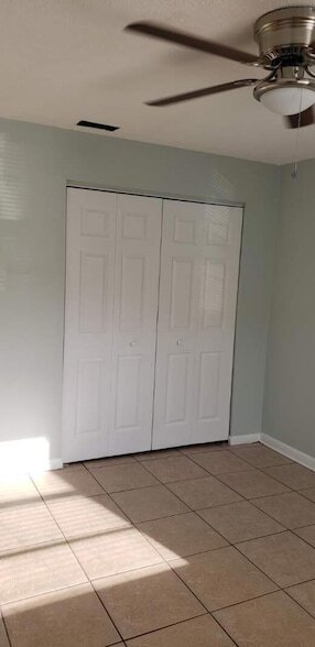 Foto del edificio - 802 N Lake Dr