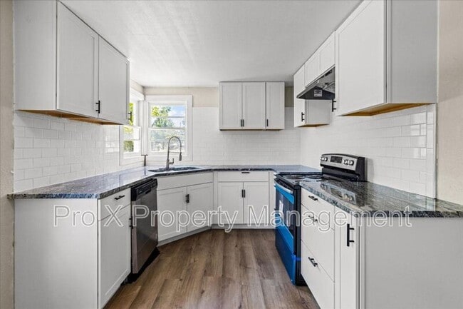 Building Photo - 307 E Mt Vernon St