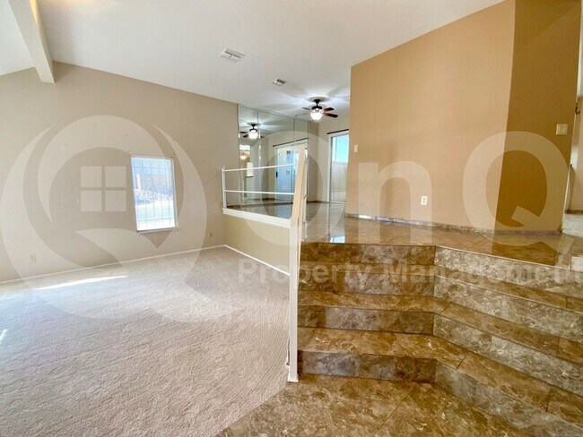 Building Photo - 9537 E Ashford Dr
