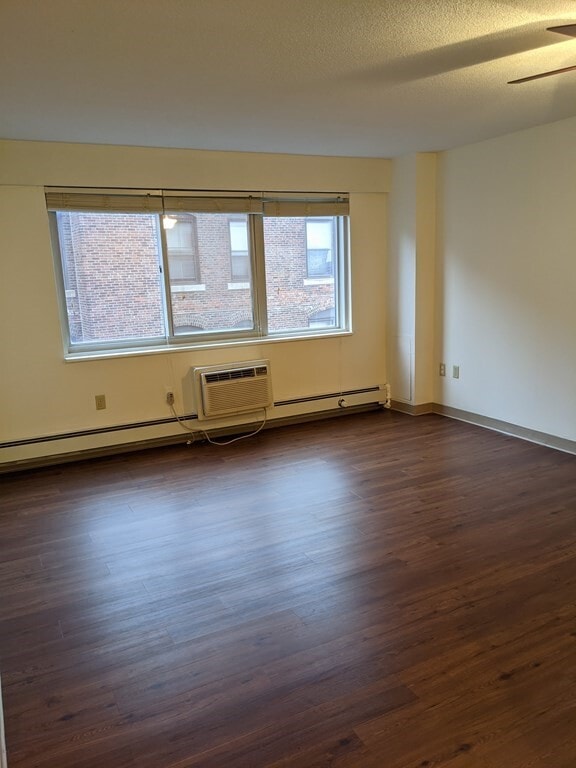 Building Photo - 130 Bowdoin St