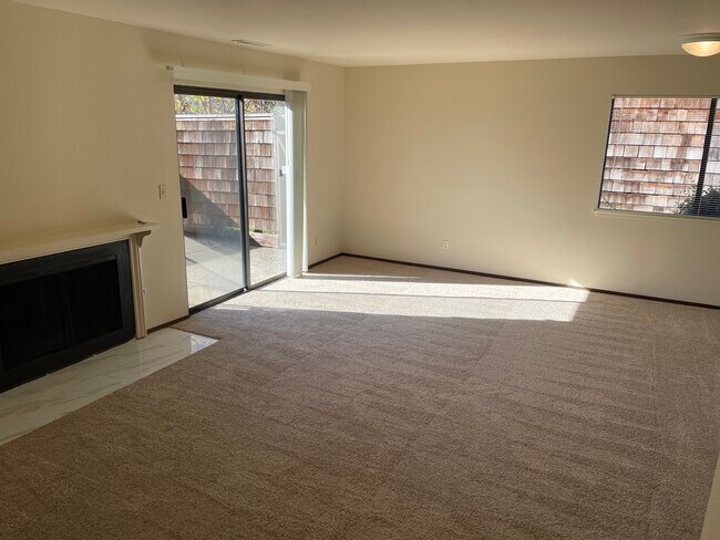 Building Photo - 910 Capitola Ave