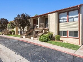 Building Photo - 480 S 200 W