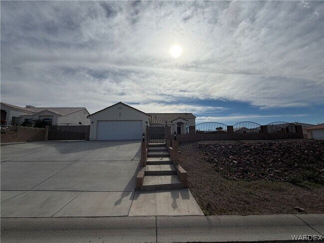 Foto del edificio - 2416 N Ridge Ave