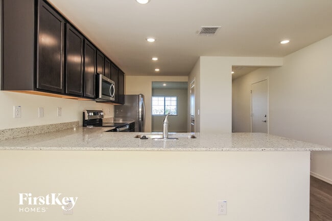 Building Photo - 8666 S 258th Dr