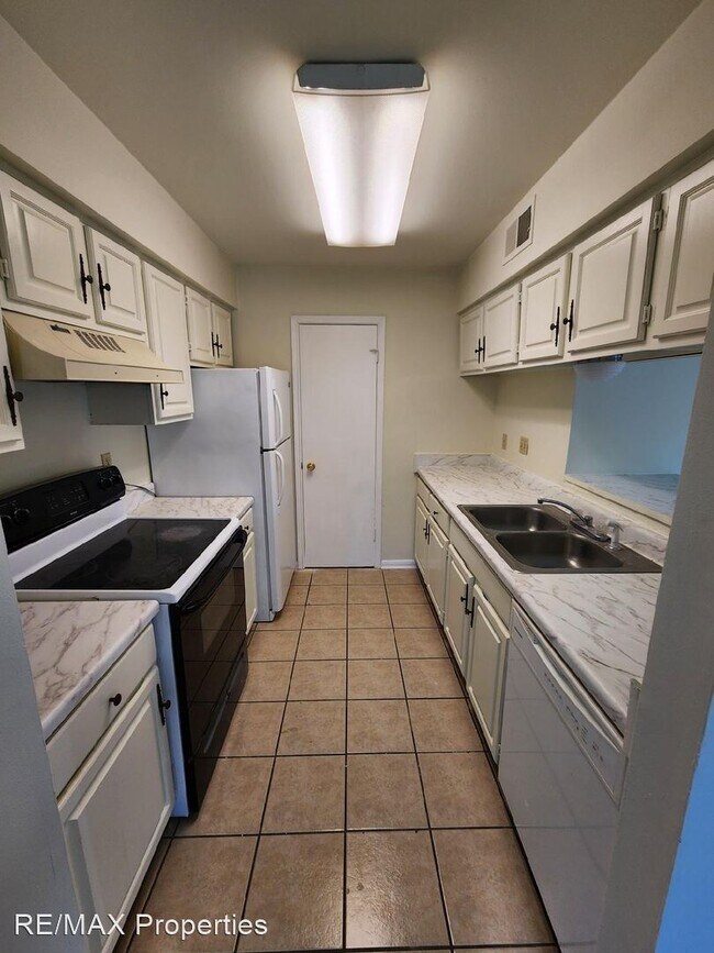 Building Photo - 2 br, 2 bath House - 251 Antrim Drive Apt B
