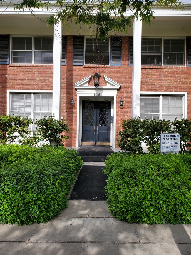 Building Photo - 145 S Roxbury Dr