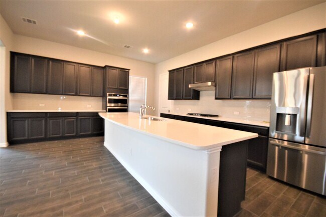 Foto del edificio - LOVELY FRISCO HOME IN GREAT NEIGHBORHOOD