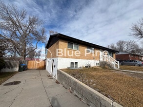 Building Photo - 660 Park Ln