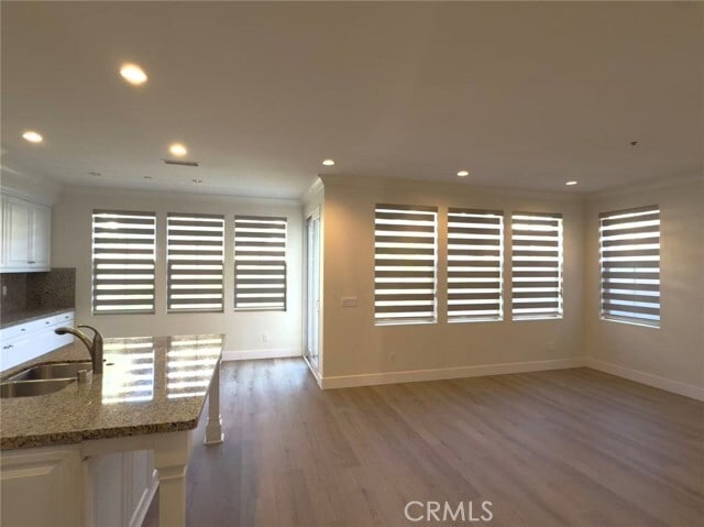 Building Photo - 36 Diamond
