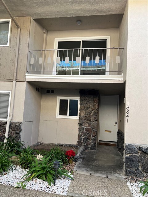 Foto principal - 18341 Van Ness Ave