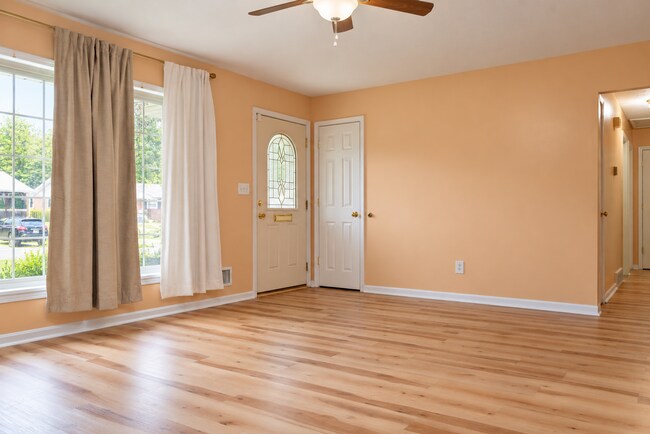 Building Photo - 7209 Lawnside Dr