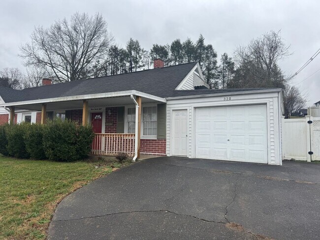 Foto del edificio - 2 Bedroom 1 Bath Duplex Located in Kingsport, TN