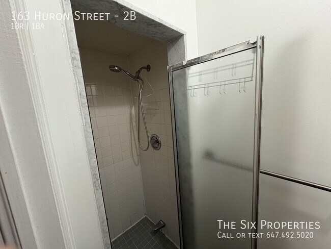 Photo du bâtiment - U OF T CAMPUS APARTMENT