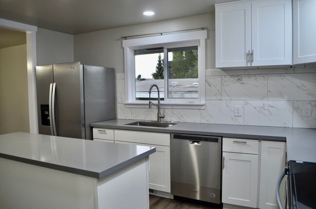 Building Photo - 12755 Phinney Ave N