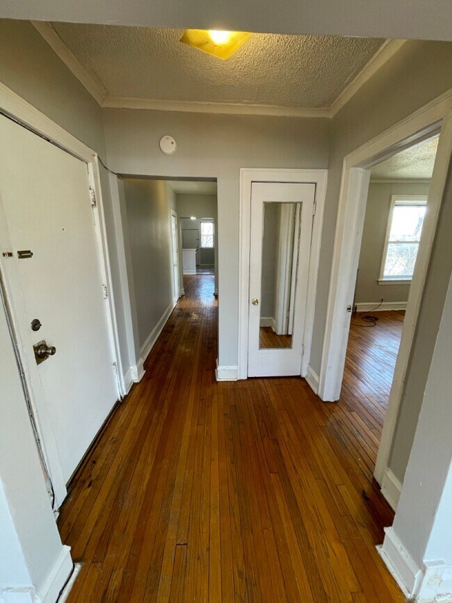 Foto del edificio - 7931 S Manistee Ave