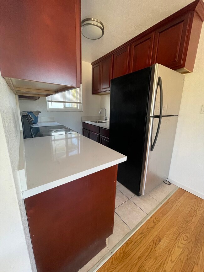 Building Photo - 2037 Pacific Ave