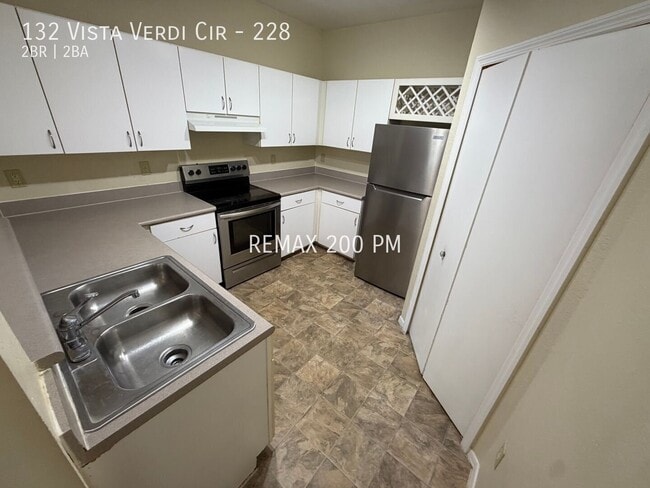 Building Photo - 132 Vista Verdi Cir