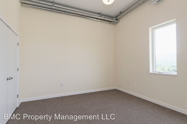 Building Photo - 1050 Druid Ave