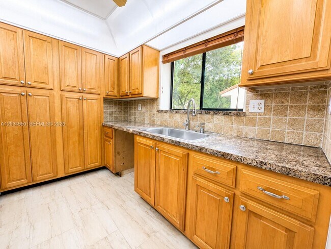 Foto del edificio - 9606 SW 1st Ct