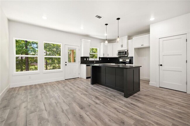 Foto del edificio - 4 Leven Ln