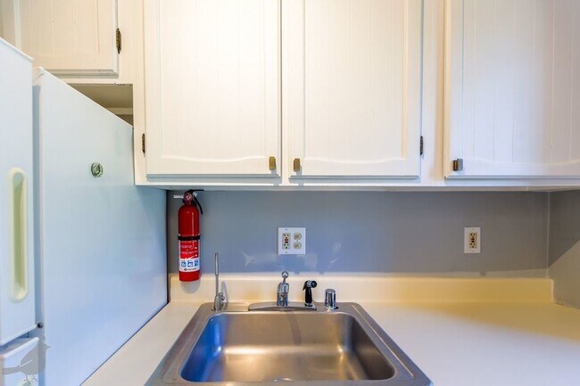 Building Photo - Luxury Loft in Logan Circle!