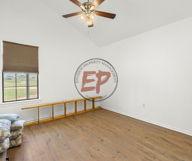 Foto del edificio - 649 Joy Lynn Rd