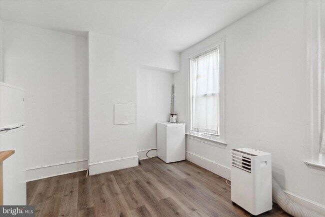 Foto del edificio - 5841 N 12th St
