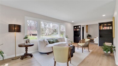 Building Photo - 288 Oakridge Dr